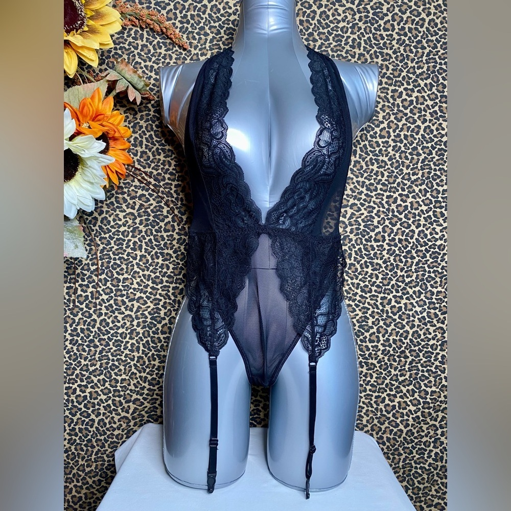🦋B2G1🦋SHIRLEY OF HOLLYWOOD Stretch Lace & Mesh Plunge Halter Teddy